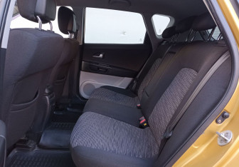 Подержанный автомобиль Kia Ceed Hatchback 2009 года (11 фото)