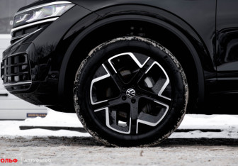 Новый Volkswagen Touareg 2025 (8 фото)