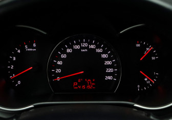 Подержанный автомобиль Kia Sorento 2014 года (14 фото)