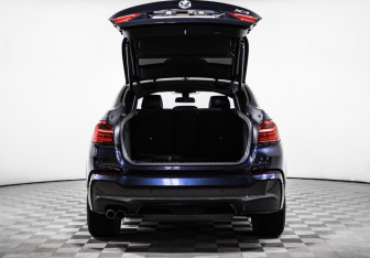 Подержанный автомобиль BMW X4 2018 года (14 фото)