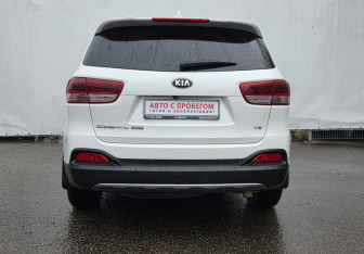 Подержанный автомобиль Kia Sorento 2017 года (5 фото)