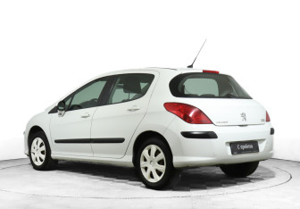 Подержанный автомобиль Peugeot 308 Hatchback 2011 года (7 фото)
