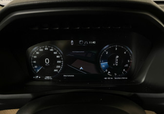 Подержанный автомобиль Volvo XC90 2016 года (11 фото)