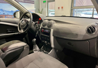 Подержанный автомобиль Nissan Almera Sedan 2016 года (10 фото)