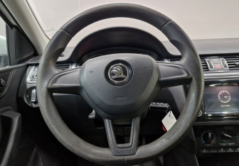 Подержанный автомобиль Skoda Rapid Liftback 2019 года (13 фото)