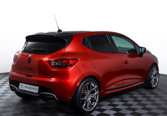 Подержанный автомобиль Renault Clio RS 2014 года (5 фото)