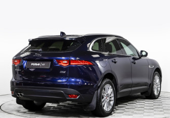 Подержанный автомобиль Jaguar F-Pace 2017 года (4 фото)