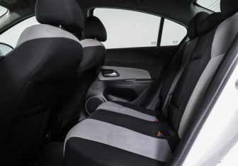 Подержанный автомобиль Chevrolet Cruze Sedan 2012 года (10 фото)