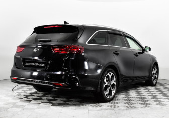 Подержанный автомобиль Kia Ceed Wagon 2020 года (3 фото)