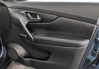 Подержанный автомобиль Nissan X-Trail 2018 года (24 фото)