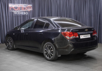 Подержанный автомобиль Chevrolet Cruze Sedan 2013 года (7 фото)