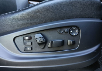 Подержанный автомобиль BMW X5 2007 года (23 фото)