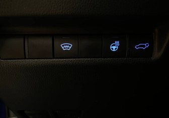 Подержанный автомобиль Toyota RAV4 2021 года (12 фото)