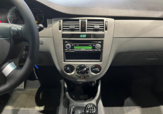 Подержанный автомобиль Chevrolet Lacetti Sedan 2010 года (14 фото)