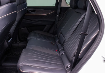 Подержанный автомобиль Jaecoo J8 2024 года (11 фото)