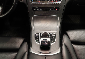 Подержанный автомобиль Mercedes-Benz GLC Coupe 2015 года (14 фото)