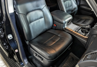 Подержанный автомобиль Toyota Land Cruiser Suv 2015 года (24 фото)