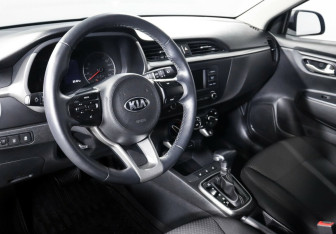 Подержанный автомобиль Kia Rio Hatchback 2021 года (9 фото)