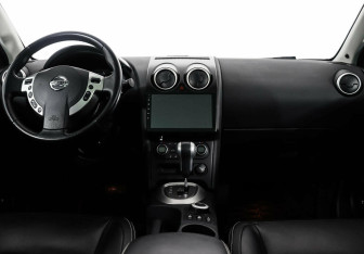 Подержанный автомобиль Nissan Qashqai 2013 года (8 фото)