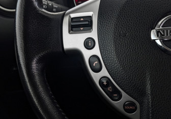 Подержанный автомобиль Nissan Qashqai 2011 года (27 фото)