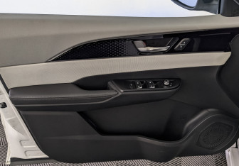 Подержанный автомобиль Evolute i-PRO 2022 года (19 фото)