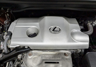 Подержанный автомобиль Lexus ES 2018 года (9 фото)