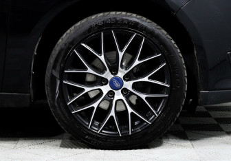 Подержанный автомобиль Ford Focus Hatchback 2017 года (7 фото)