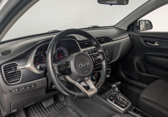 Подержанный автомобиль Kia Rio Hatchback 2021 года (14 фото)