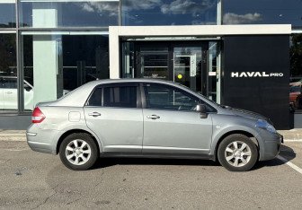 Подержанный автомобиль Nissan Tiida Sedan 2010 года (4 фото)