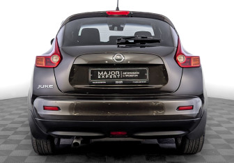 Подержанный автомобиль Nissan Juke 2012 года (6 фото)