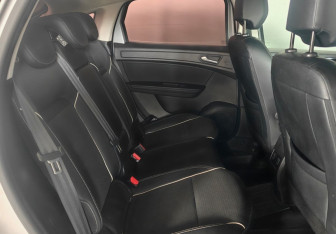 Подержанный автомобиль Renault Arkana 2019 года (10 фото)