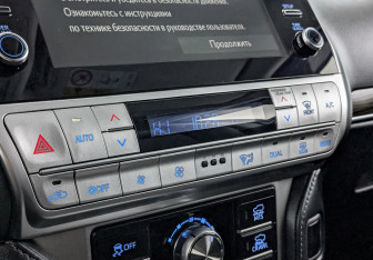 Подержанный автомобиль Toyota Land Cruiser Prado 2022 года (21 фото)