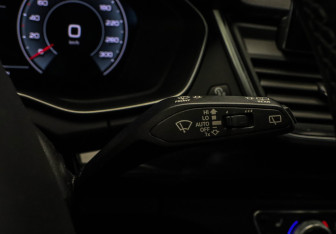 Подержанный автомобиль Audi Q5 2021 года (10 фото)