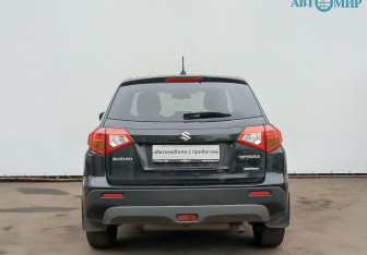 Подержанный автомобиль Suzuki Vitara 2018 года (6 фото)