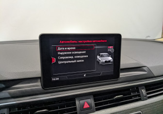 Подержанный автомобиль Audi A4 Sedan 2019 года (15 фото)