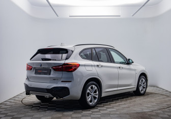 Подержанный автомобиль BMW X1 2018 года (5 фото)