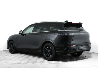 Подержанный автомобиль Voyah Free 2023 года (7 фото)