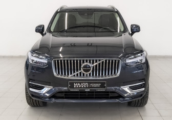 Подержанный автомобиль Volvo XC90 2021 года (2 фото)