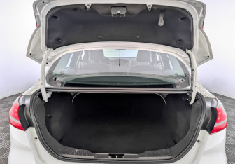 Подержанный автомобиль Ford Focus Sedan 2016 года (10 фото)