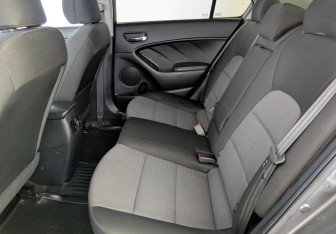 Подержанный автомобиль Kia Cerato Sedan 2015 года (12 фото)