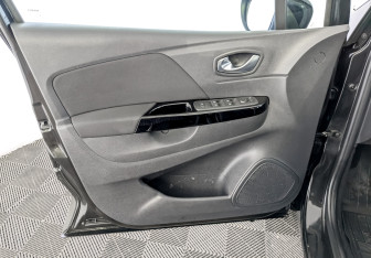 Подержанный автомобиль Renault Kaptur 2021 года (19 фото)