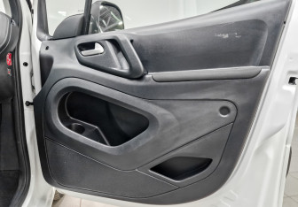 Подержанный автомобиль Citroen Berlingo 2021 года (23 фото)