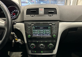 Подержанный автомобиль Skoda Yeti 2012 года (16 фото)