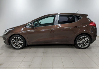 Подержанный автомобиль Kia Ceed Hatchback 2014 года (8 фото)