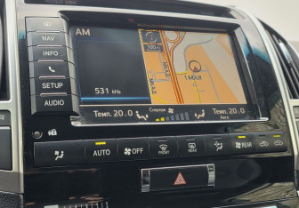 Подержанный автомобиль Toyota Land Cruiser Suv 2012 года (14 фото)