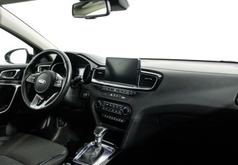 Подержанный автомобиль Kia Ceed Hatchback 2018 года (5 фото)