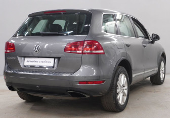 Подержанный автомобиль Volkswagen Touareg 2012 года (5 фото)