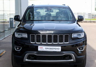 Подержанный автомобиль Jeep Grand Cherokee 2016 года (2 фото)