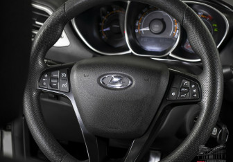 Подержанный автомобиль LADA (ВАЗ) Vesta Sedan 2017 года (10 фото)