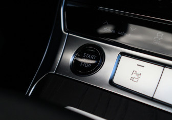 Подержанный автомобиль Audi A6 Sedan 2025 года (25 фото)